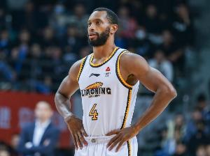 九游体育app-数据暴跌！弗格常规赛场均23.2分4.9板 季后赛场均仅11.3分2.2板