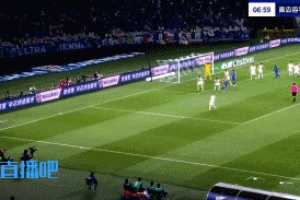 九游体育app-火速扳平！陈晋一角球助攻蒋圣龙头球破门，打入赛季首球