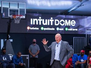 九游体育app-鲍尔默：Aspiration曾高价竞标直觉巨蛋冠名权 还包括球衣广告位