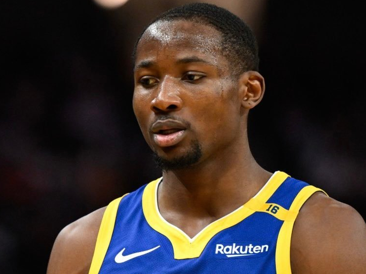 九游体育app-卫冕冠军遭重创,马刺榜眼伤停!基迪狮子大开口,库明加别无选择