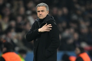 执教法国俱乐部前两个赛季都赢得法甲+法国杯,恩里克是历史首人