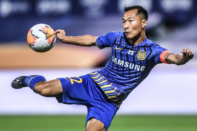 九游体育网页版-吴曦重回申花不占转会名额 年薪控制在500万以内